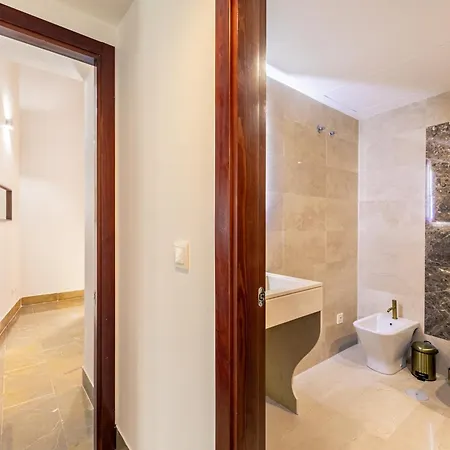 Isg Puerta Jerez 21 סביליה